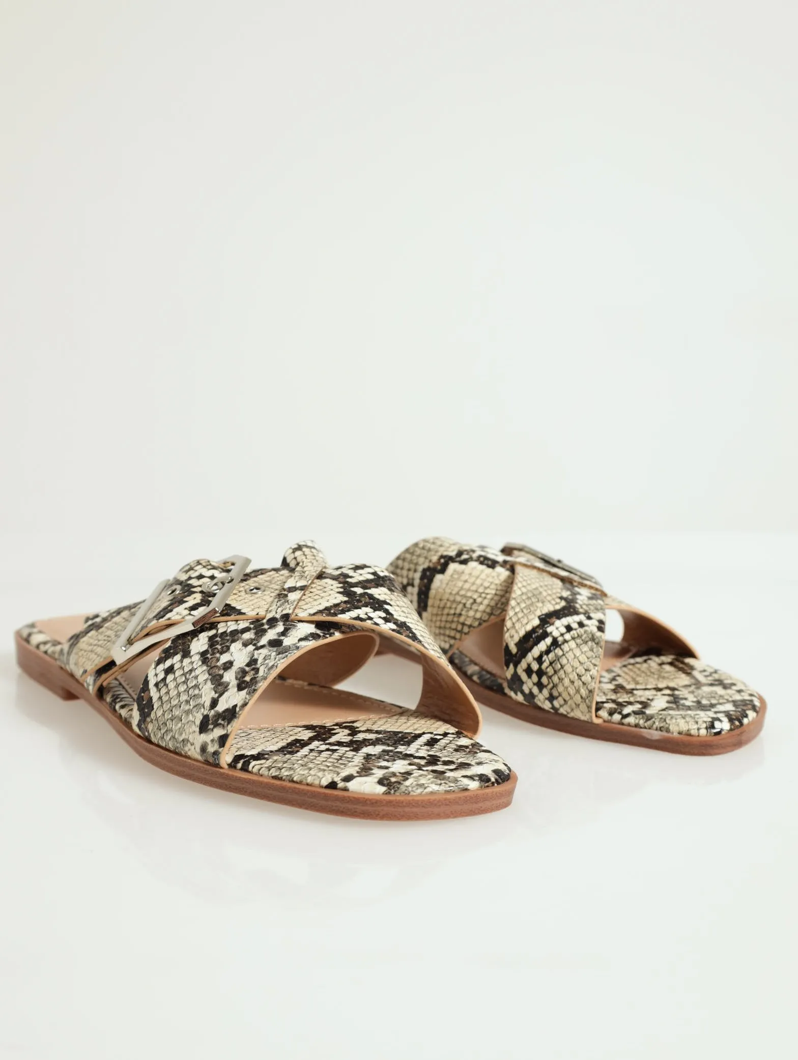 Cross-Over Mule With Big Buckle - Black/Grey