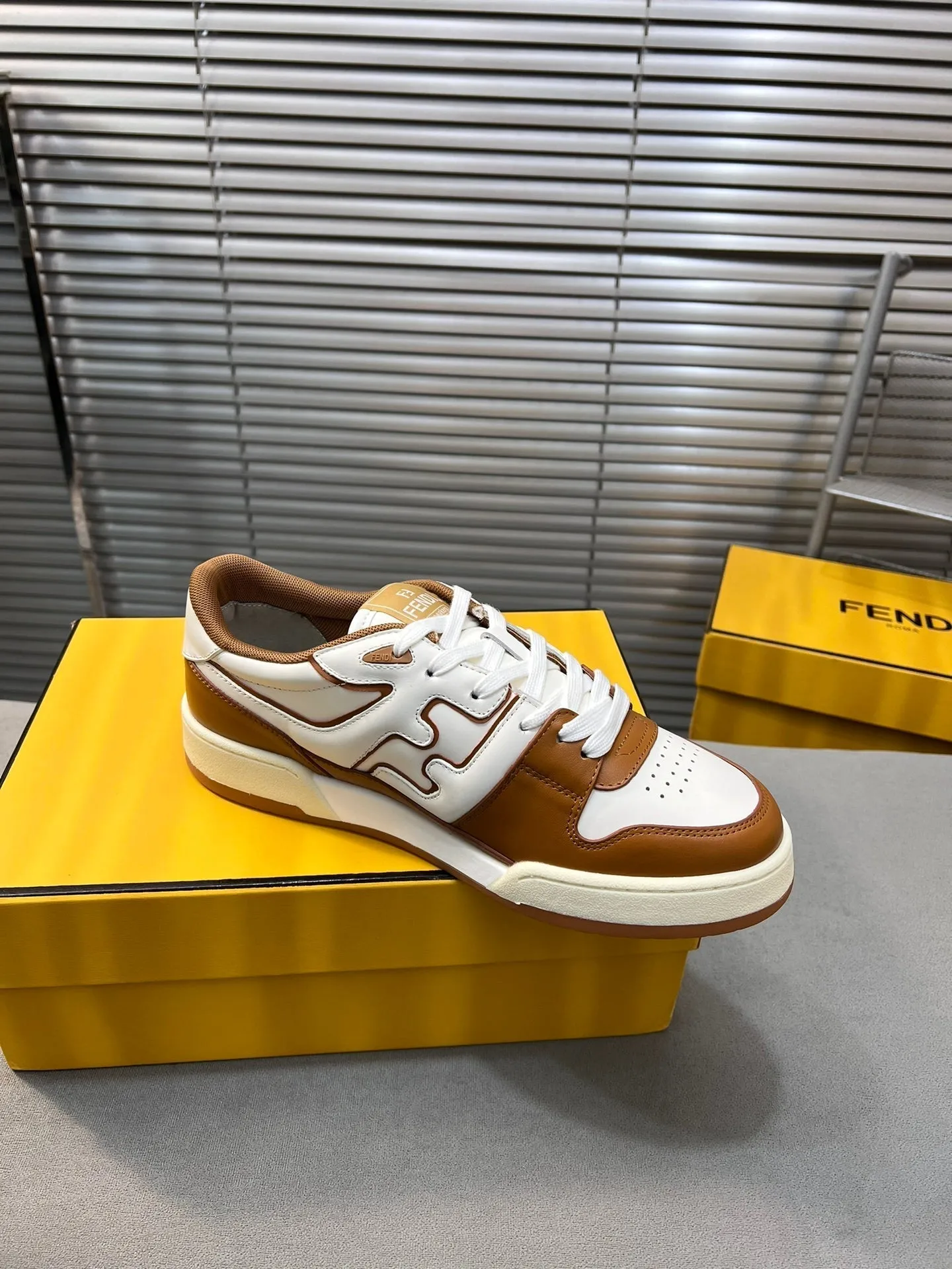 IN VIP sale RUSSET MIX AND FENDI WHITE MESH FENDI MATCH TOPS LOW BROWN CALFSKIN Expansive catalogue