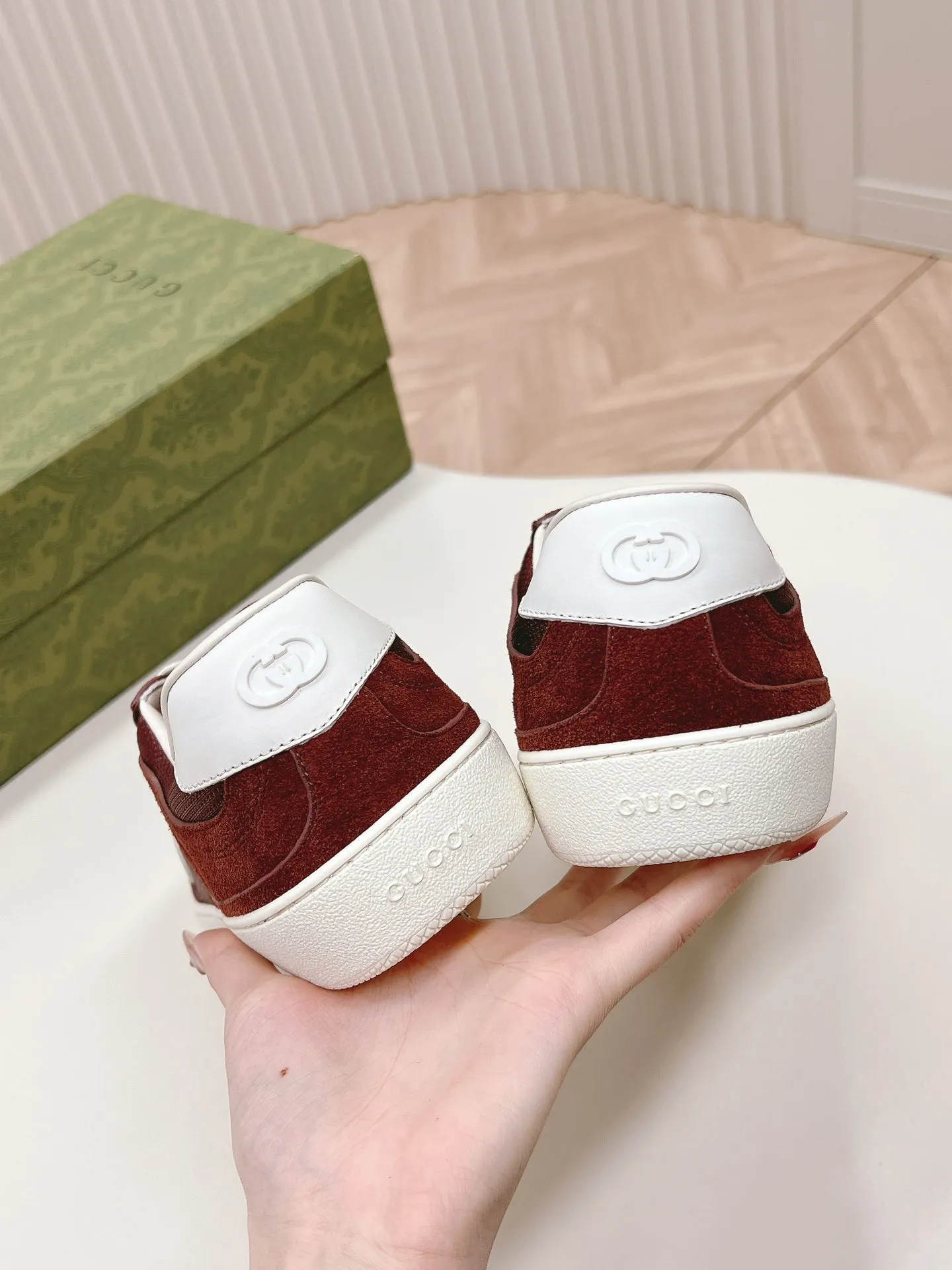 MESH AND Gucci IN RED WITH Beautiful INTERLOCKING GARNET G SNEAKER SUEDE Quick dispatch