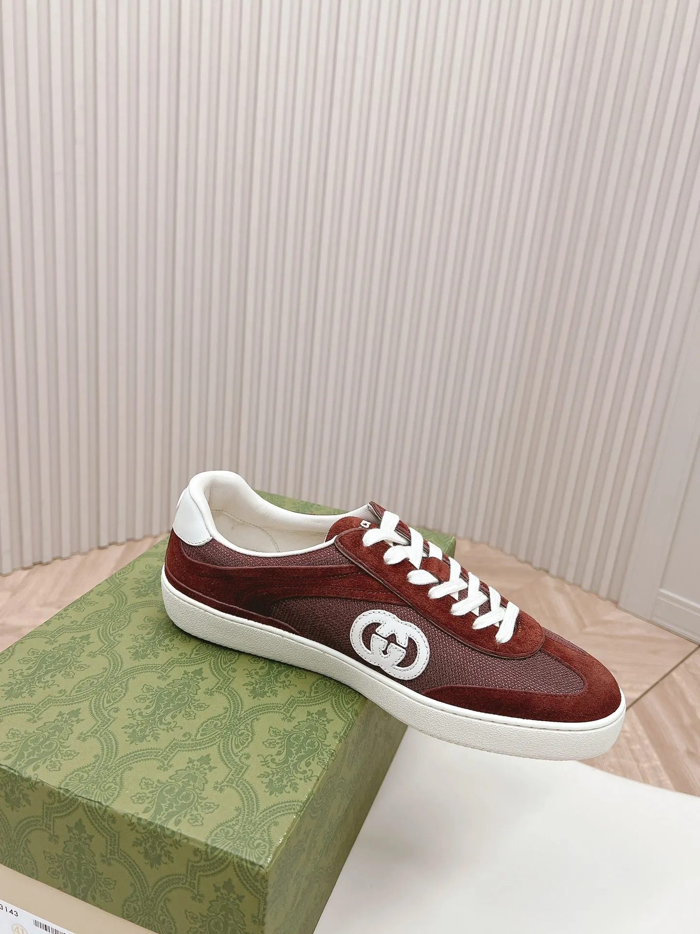 MESH AND Gucci IN RED WITH Beautiful INTERLOCKING GARNET G SNEAKER SUEDE Quick dispatch