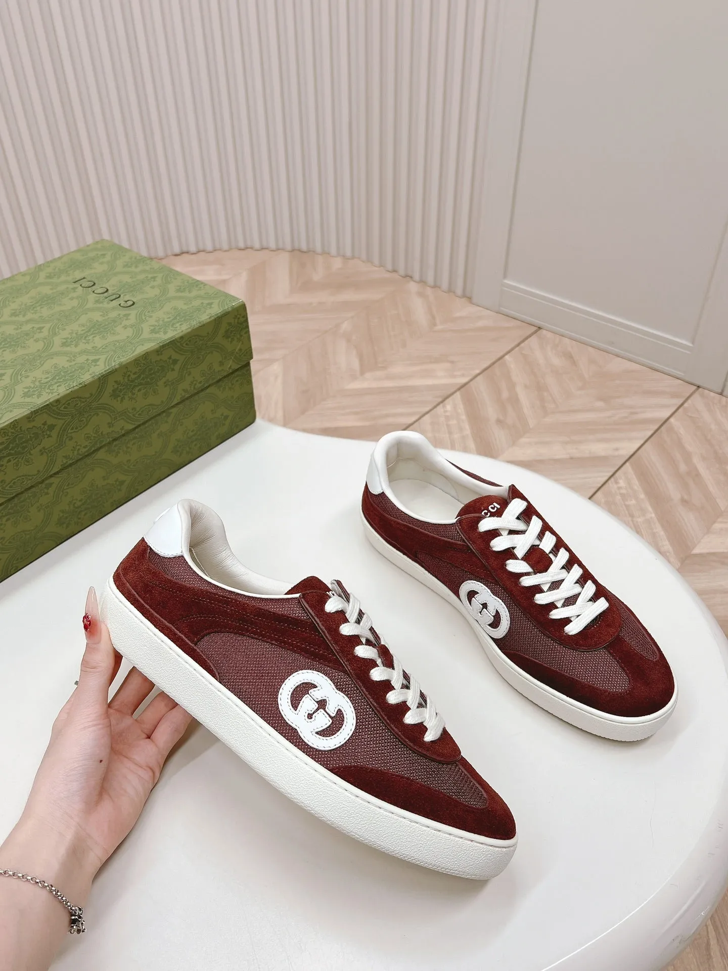 MESH AND Gucci IN RED WITH Beautiful INTERLOCKING GARNET G SNEAKER SUEDE Quick dispatch