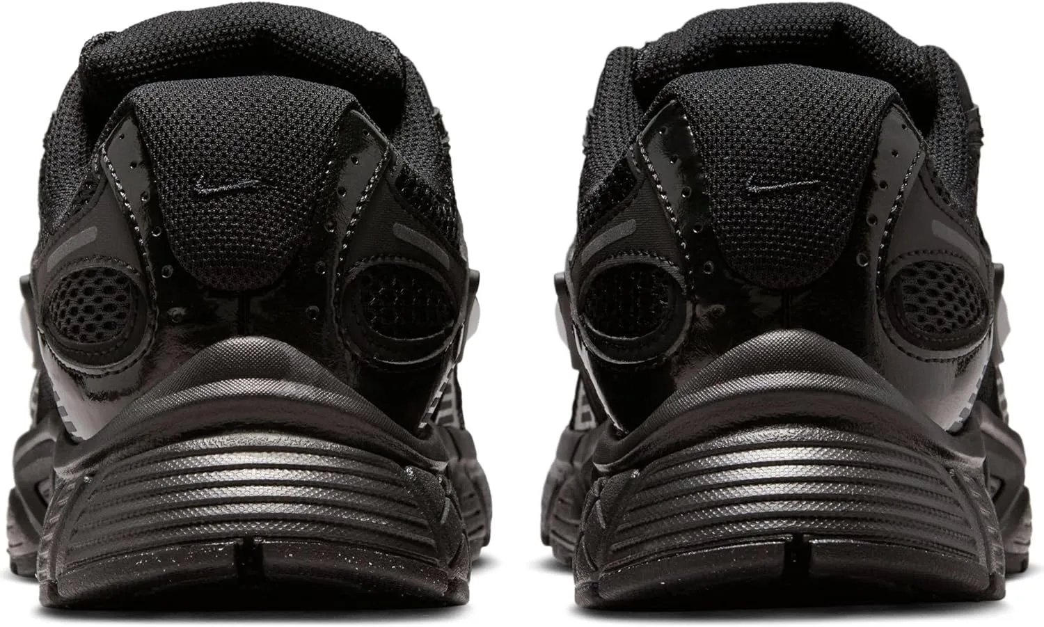 Nike Women's V5 Runner Sneaker