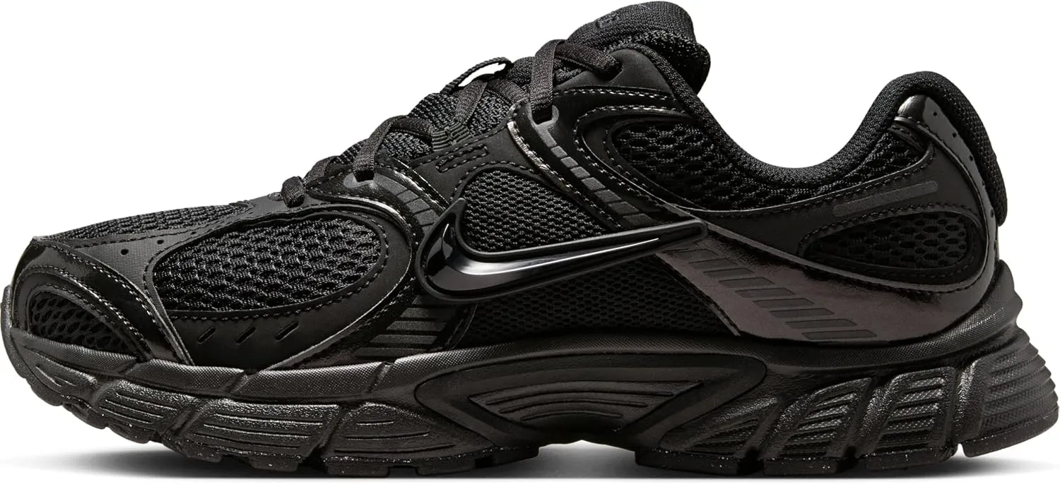 Nike Women's V5 Runner Sneaker