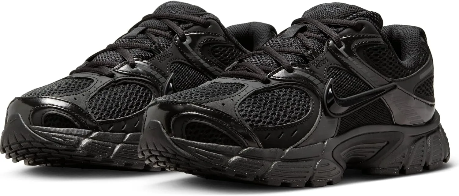 Nike Women's V5 Runner Sneaker