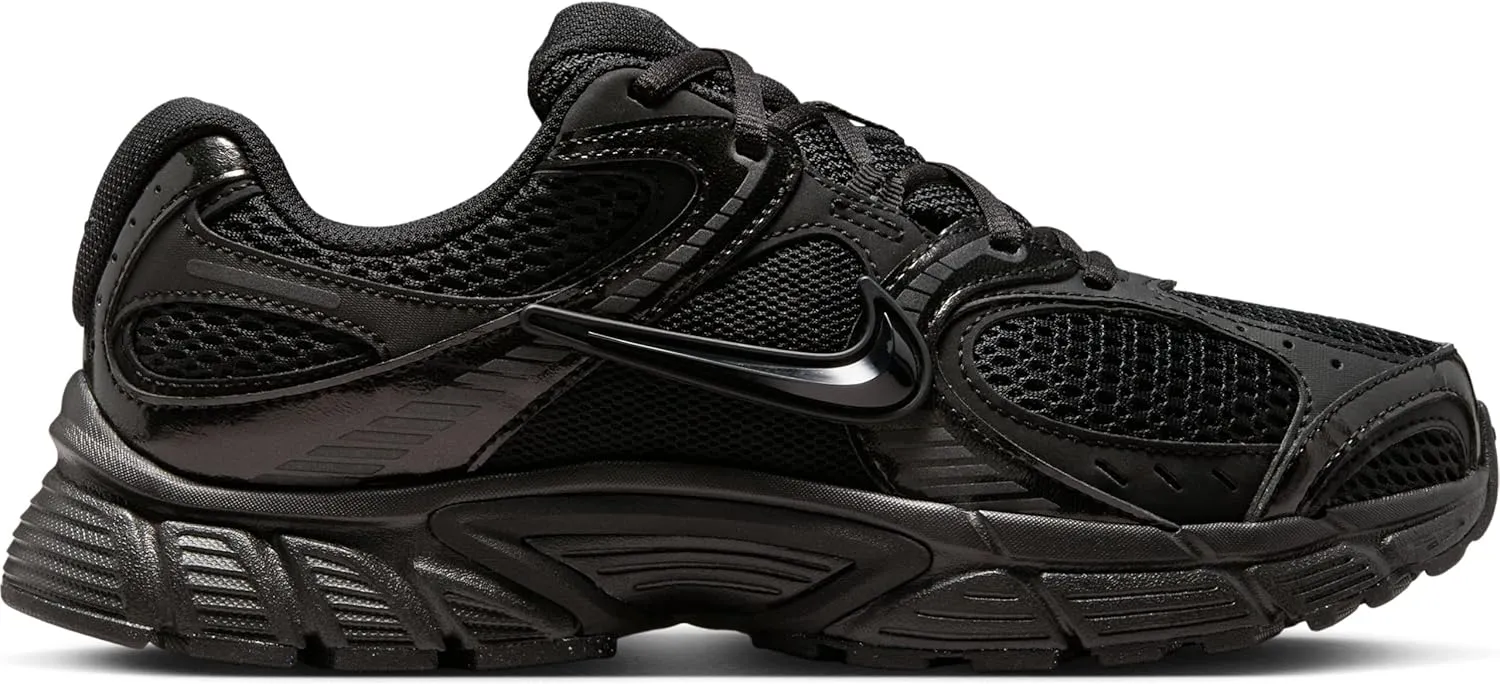 Nike Women's V5 Runner Sneaker