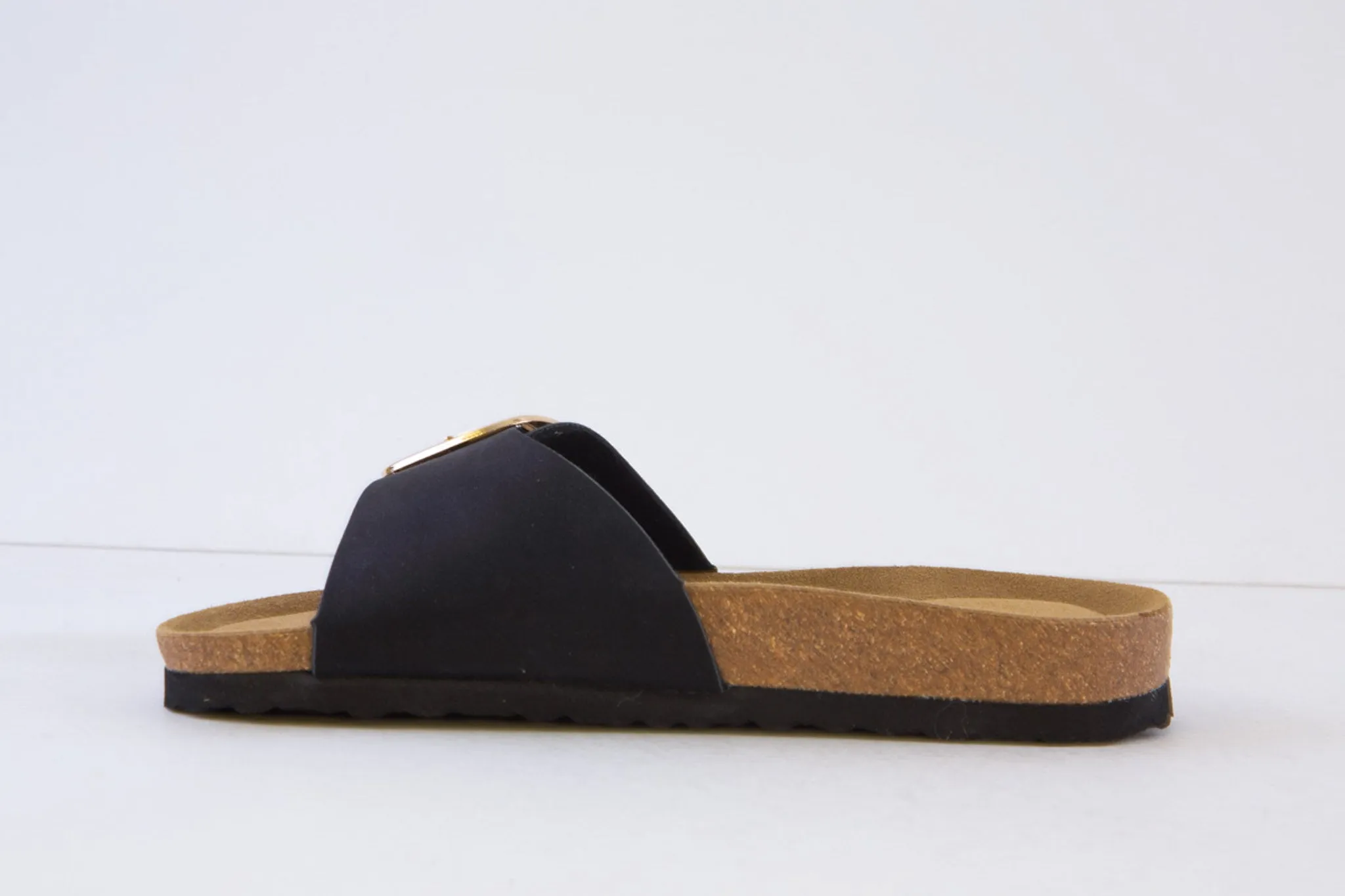 SUSST - MALTA25 FLAT BUCKLE MULE - BLACK