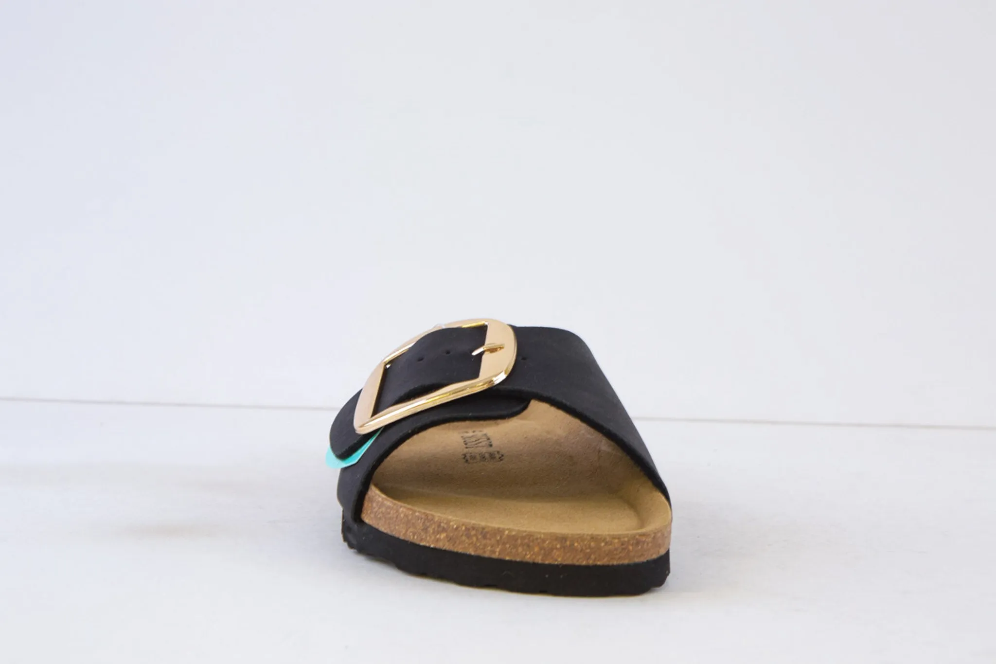 SUSST - MALTA25 FLAT BUCKLE MULE - BLACK