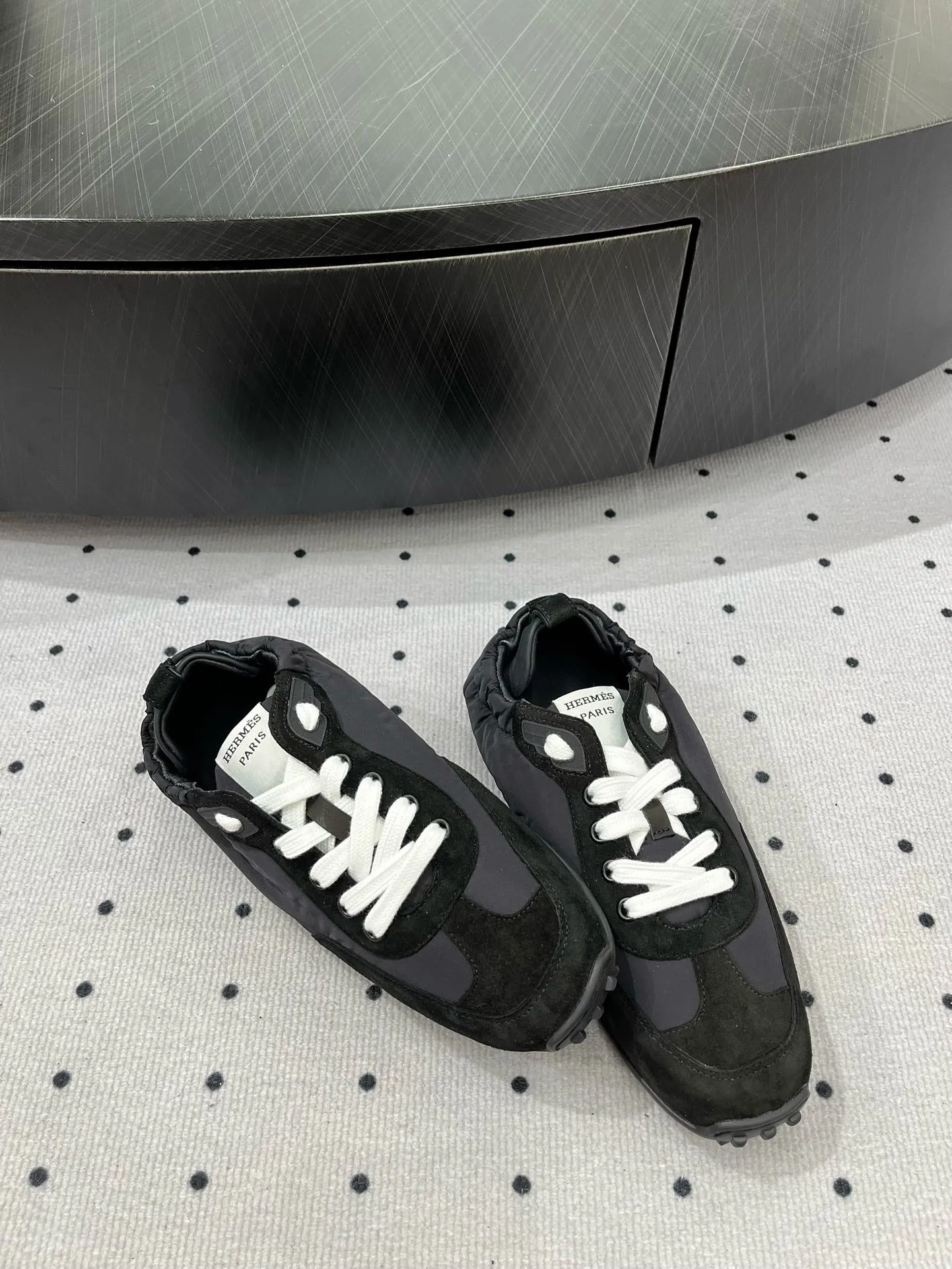 TRAIL SNEAKER IN BLACK SUEDE