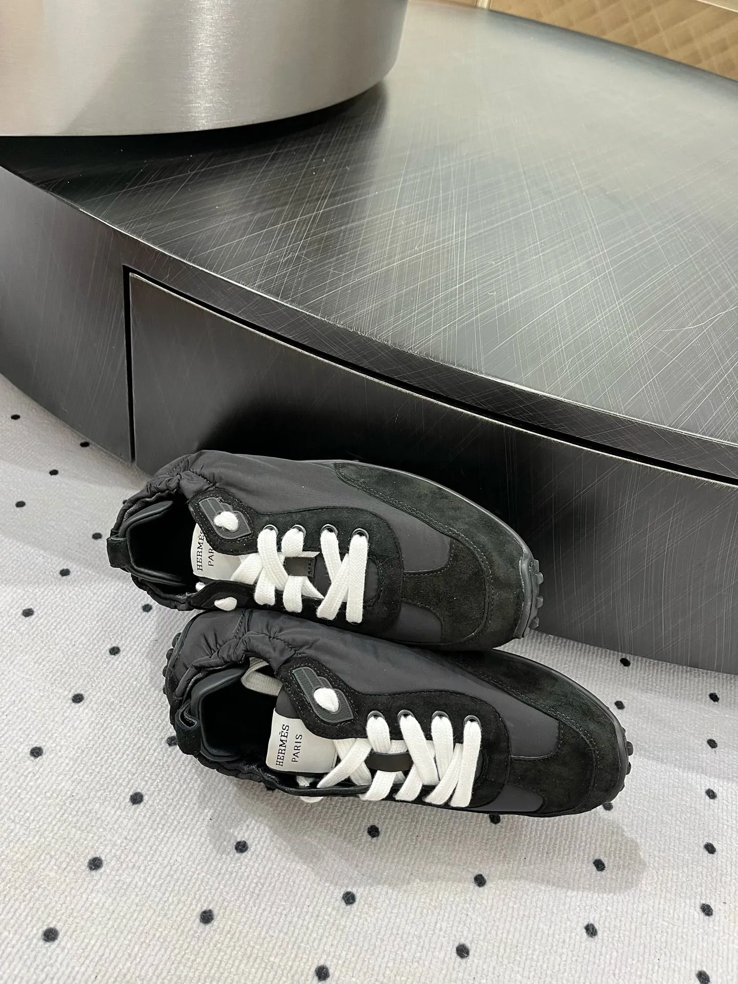TRAIL SNEAKER IN BLACK SUEDE