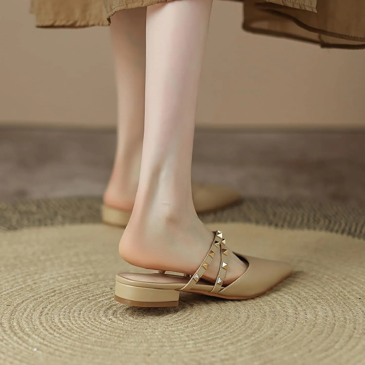Women's Leather Studded Closed Pointed Toe Flat Mules Fashion Strappy Comfortable Block Heel Sandals for Party Prom Date Office Dressy Slides